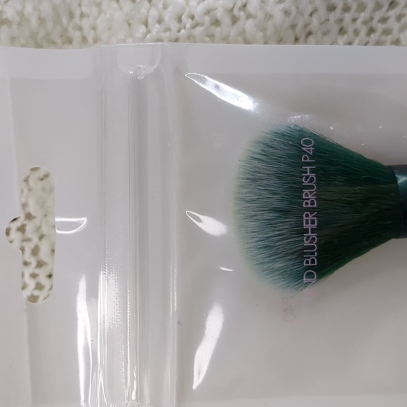 SLMISSGLAM P40 Round Blusher Brush in original sealed packaging. - Picture 3 of 8